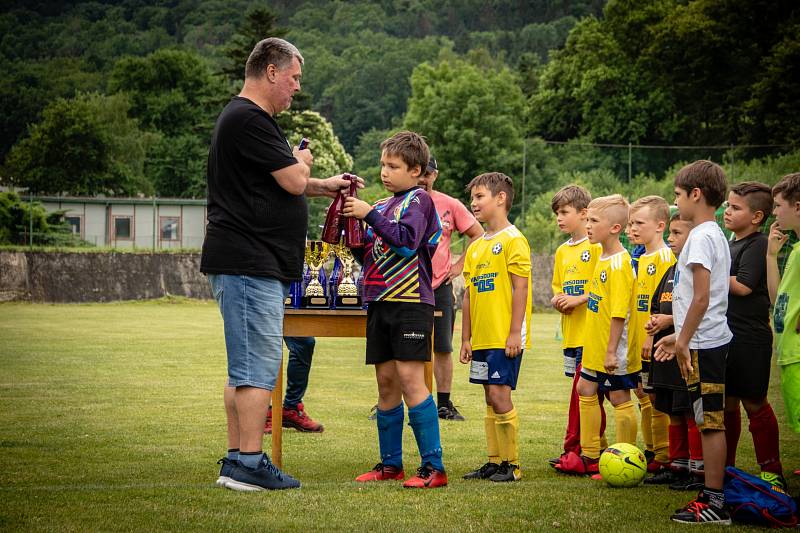 FINÁLE. Ti nejmenší fotbalisté bojovali v Březinách o titul okresního přeborníka.