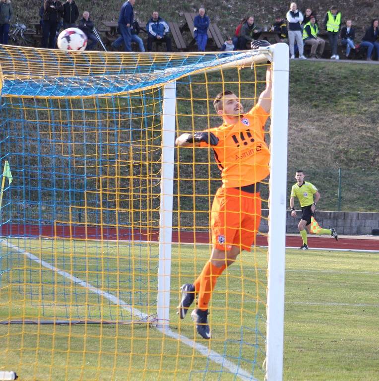 REMÍZA. Varnsdorf (v modrém) hrál s Vítkovicemi 0:0.