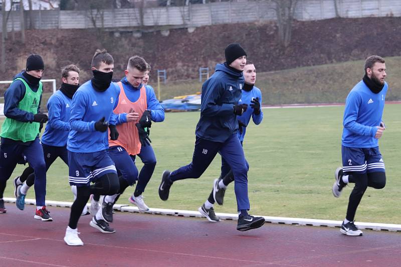 PRVNÍ TRÉNINK. Fotbalisté Varnsdorfu zahájili přípravu na jarní část druhé ligy..