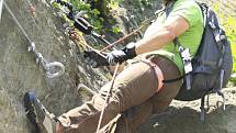 VIA FERRATA neboli Železná stezka vznikla v Děčíně na skále pod Pastýřskou stěnou. 