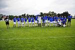 OSLAVY. Fotbalisté Šluknova porazili v dohrávce Jiříkov 9:0 a mohli oslavit postup do I.A třídy.