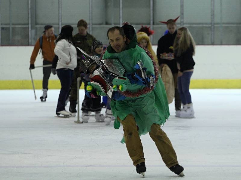 Karneval na zimním stadionu v Rumburku.