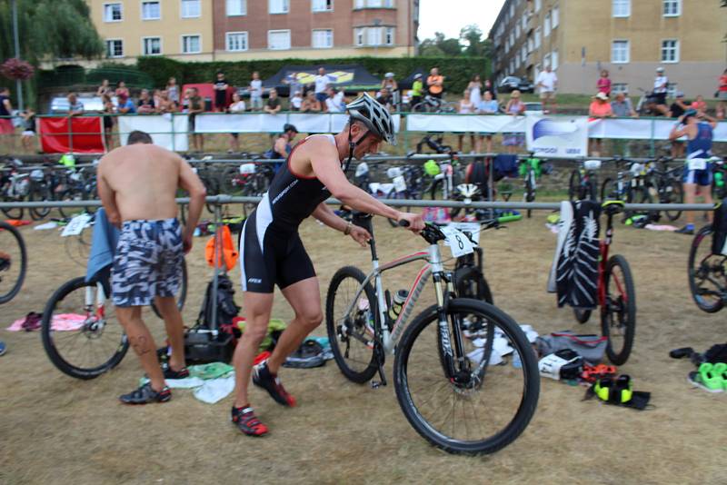 Triatlon Železný knedlík 2018 absolvovalo téměř 120 závodníků.