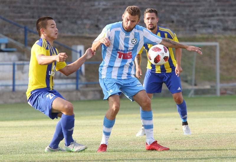 PŘEKVAPENÍ. Varnsdorf (v modrém) prohrál s Litoměřickem 0:2.