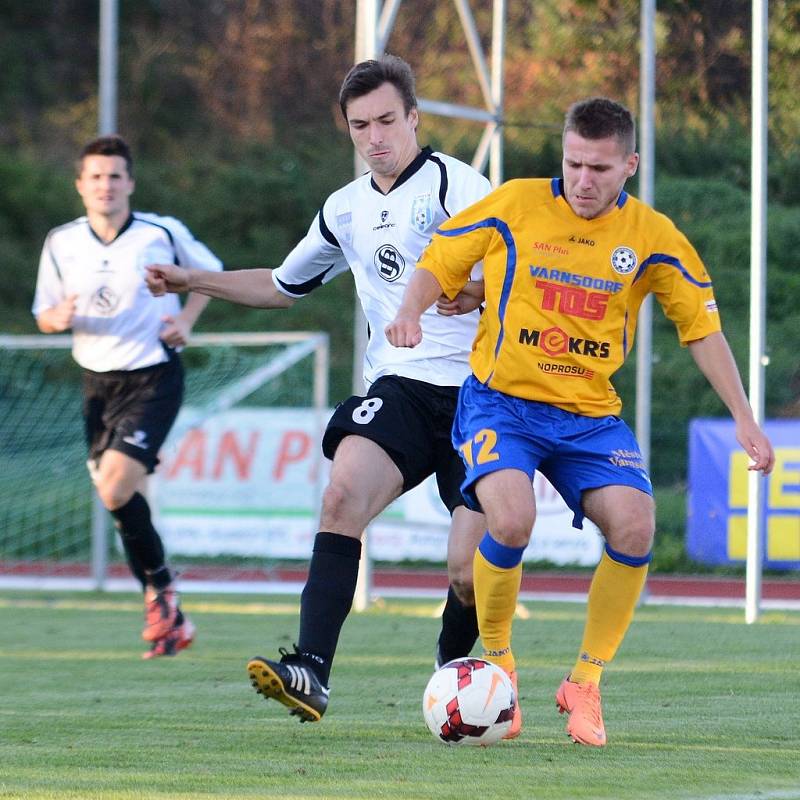 FOTBALISTÉ Varnsdorfu (ve žlutém) doma porazili Vlašim 1:0.