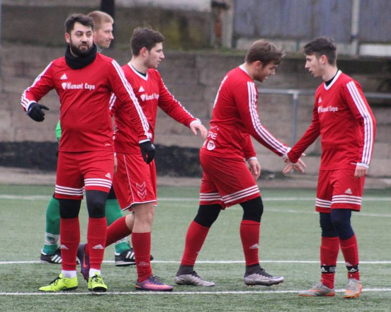 VILÉMOV PADL. Fotbalisté Vilémova (v zeleném) prohráli s Neštěmicemi 1:2.