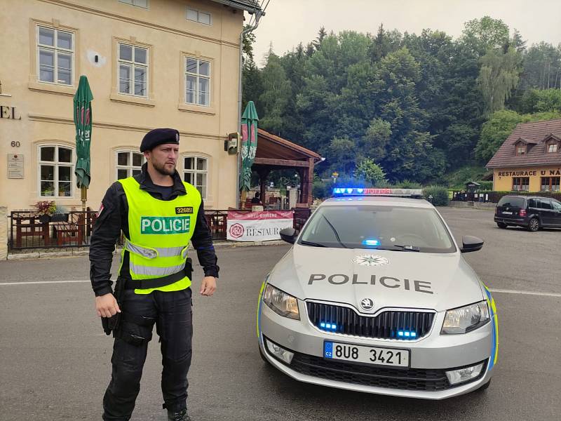 Policejní uzávěry ve Hřensku, čtvrtek 28. července.