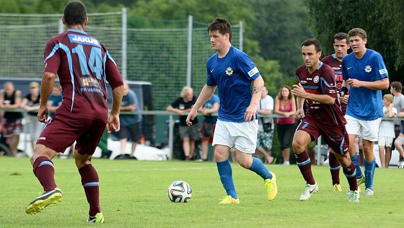 Domácí výběr Chrastavy měl plné ruce práce při plnění obranných povinností. Jejich snaha se ukázala jako marná, fotbalisté Varnsdorfu si dokráčeli pro poklidný postup