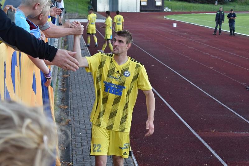 Záchrana! Fotbalisté Varnsdorfu doma ukopali potřebný bod a slaví setrvání ve druhé lize.