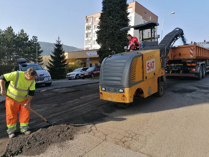 V Děčíně - Bynově opravují Rudolfovu ulici.
