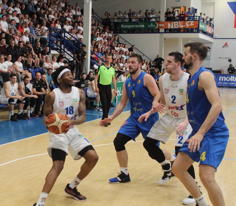 POSTUP! Děčínští Válečníci zvládli sedmé utkání, Opavu porazili 79:62 a slaví postup do semifinále.