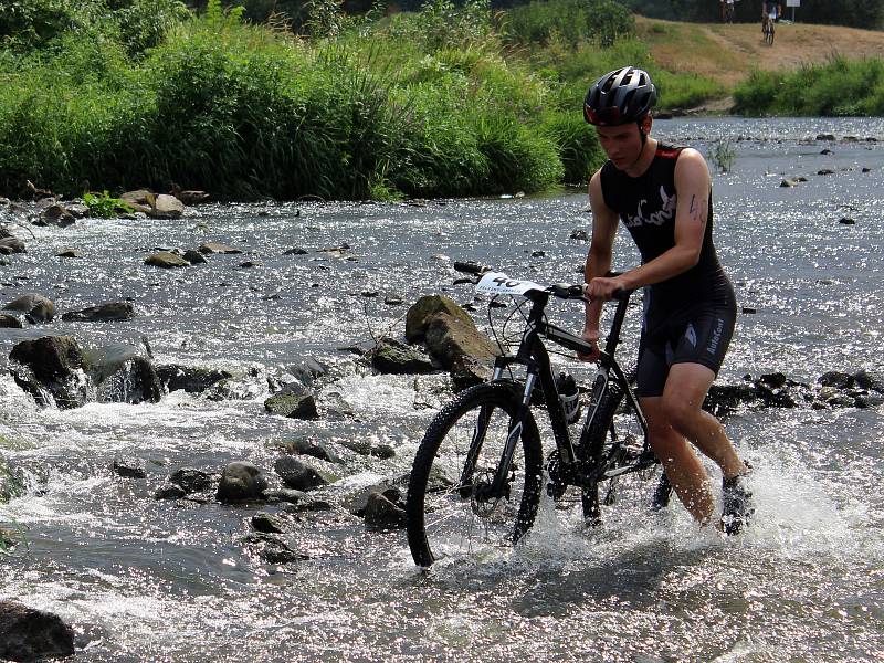 Triatlon Železný knedlík 2018 absolvovalo téměř 120 závodníků.