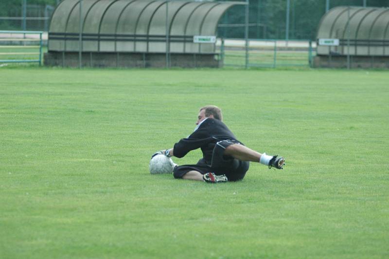 PRVNÍ DÁVKY. FK Junior Děčín zahájil letní přípravu.