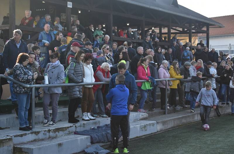 Děčín si užil oslavy 100 let tamní kopané. Gratulantem byla AC Sparta Praha.