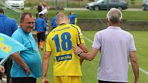 FOTBALISTÉ VARNSDORFU (ve žlutém) porazili juniorku Liberce 7:2. 