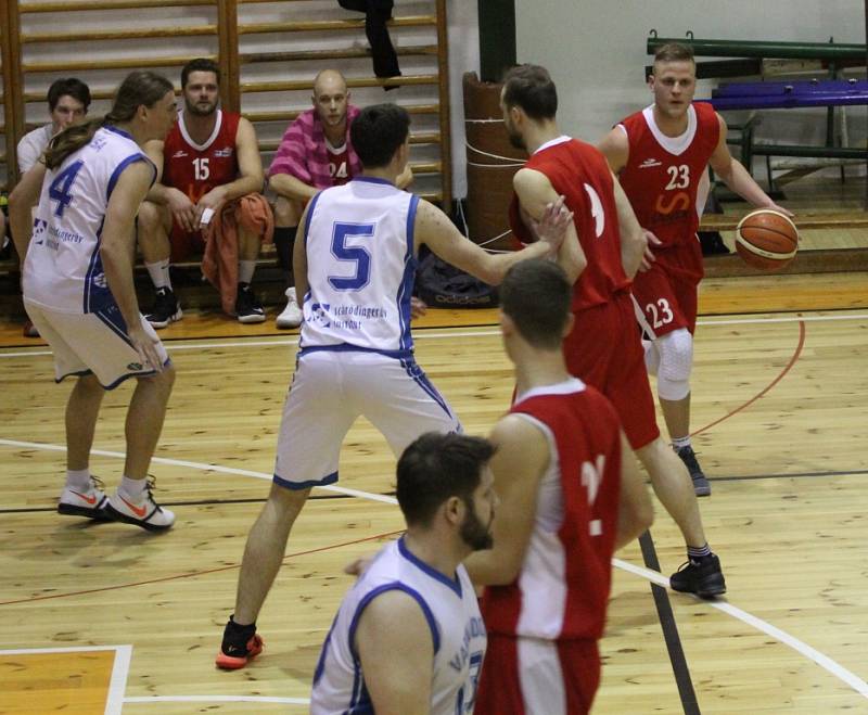 DERBY. Basketbalisté Děčína vyhráli ve Varnsdorfu po prodloužení.