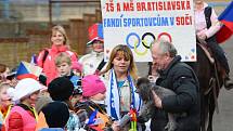 Průvod dětí podpořil naše sportovce na olympiádě v ruském Soči.