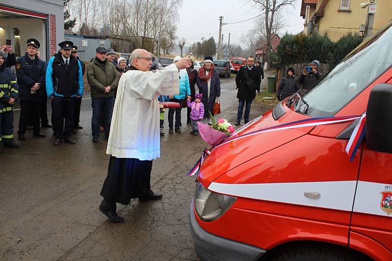 Jiříkovští hasiči mají opravenou zbrojnici.