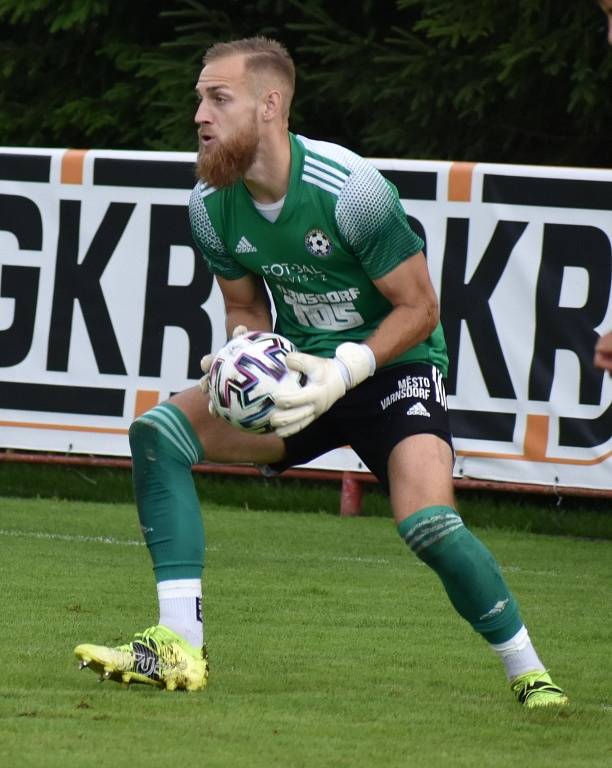 Fotbalisté Varnsdorfu (modré dresy) podlehli pražské Dukle 2:4.