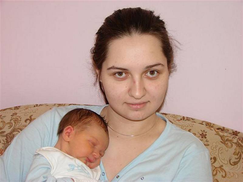Romaně Staňkové z Varnsdorfu se 23. února v 6.05 hodin v rumburské porodnici narodil syn Dominik Betinec. Měřil 50 cm a vážil 3,61 kg.