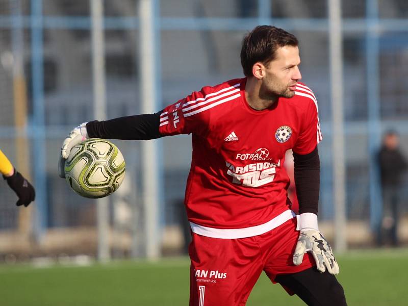 PORÁŽKA. Varnsdorf (v modrém) prohrál s Teplicemi 1:5.