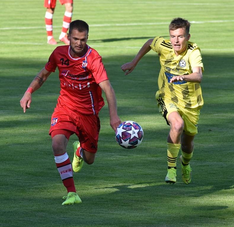 Záchrana! Fotbalisté Varnsdorfu doma ukopali potřebný bod a slaví setrvání ve druhé lize.