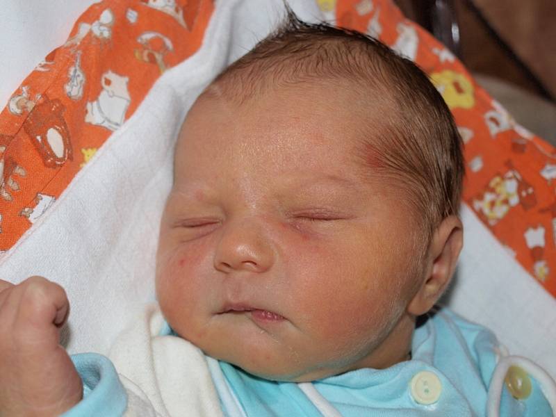 Michaele Potůčkové z Rumburka se 21. června ve 23:32 v rumburské porodnici narodil syn Daniel  Beneš. Měřil 48 cm a vážil 3,28 kg.