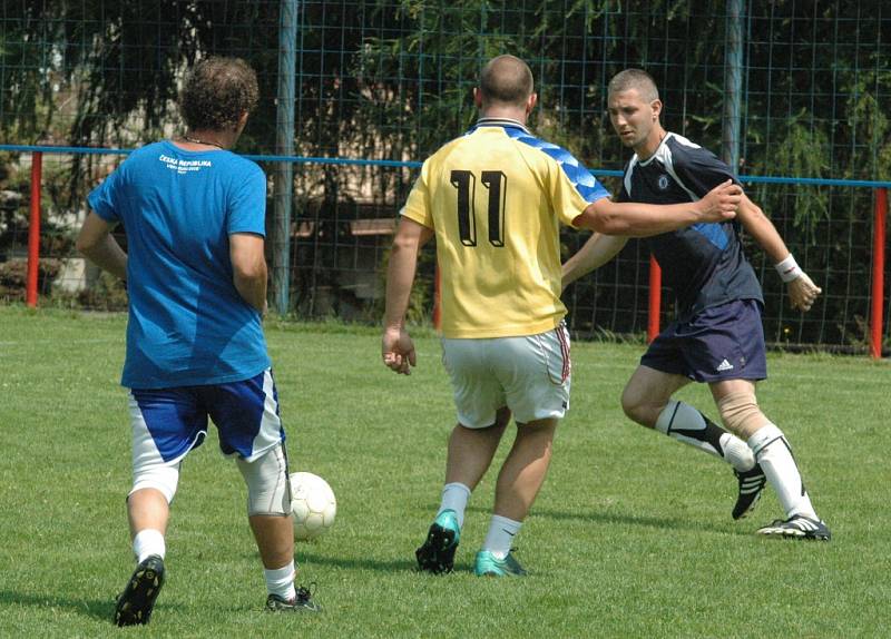 ANI ŠLUKNOV NEZAHÁLEL, v sobotu pořádal fotbalový turnaj.