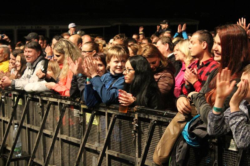 Tomáš Klus a Mig21 zahájili v Děčíně Labefest 2018.