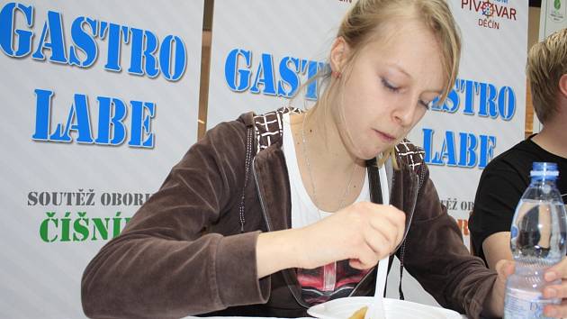 Gastro festival: Soutěž v pojídání bramborových šišek.