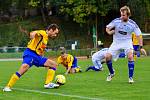 PADLI V ZÁVĚRU. Fotbalisté Varnsdorfu (ve žlutém) doma prohráli 0:1 se Znojmem.