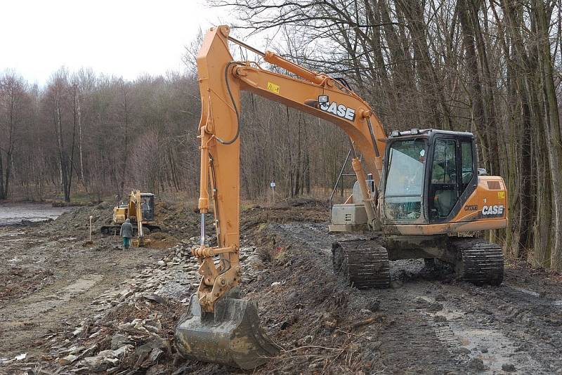 Revitalizace rekreačního rybníku Mašiňák ve Varnsdorfu je v plném proudu