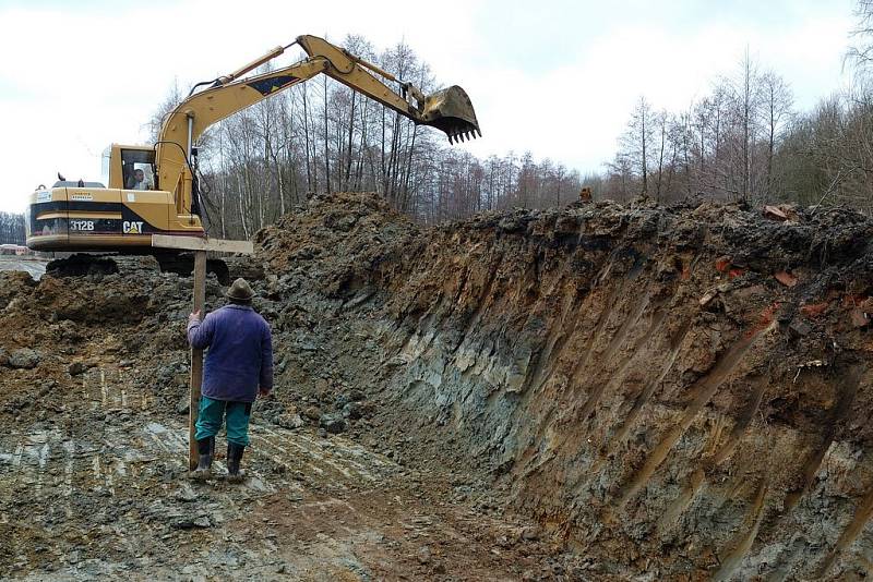 Revitalizace rekreačního rybníku Mašiňák ve Varnsdorfu je v plném proudu