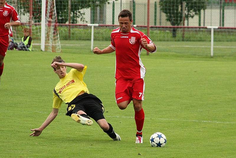 ŘEZUZ Děčín (ve žlutém) prohráli 0:6 v Brozanech