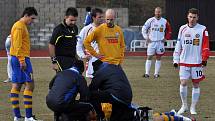 FOTBALISTÉ Slovanu Varnsdorf (ve žlutém) remizovali s Vys. Jihlava 0:0.