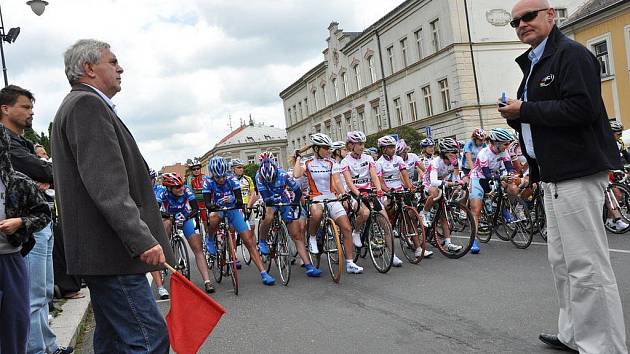 Tour de Feminin začala pohromou pro Longovou