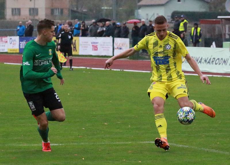 DŮLEŽITÁ VÝHRA. Varnsdorf doma porazil poslední Sokolov 3:0.