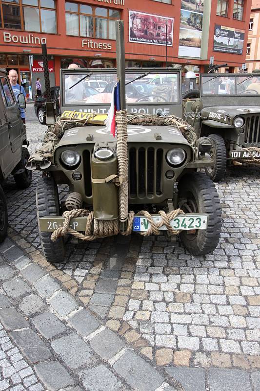 Výstava bojových a historických vozidel v Rumburku.