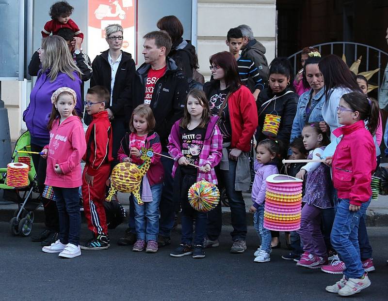 Průvod a ohňostroj na městských slavnostech v Děčíně 