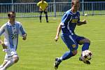 ROZLOUČENÍ. Junior Děčín (v modrém) prohrál 1:3 v Bílině.