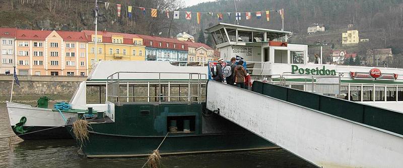 Výletní loď Poseidon jezdí  od 3. dubna z Děčína přes Hřensko do německého Bad Schandau