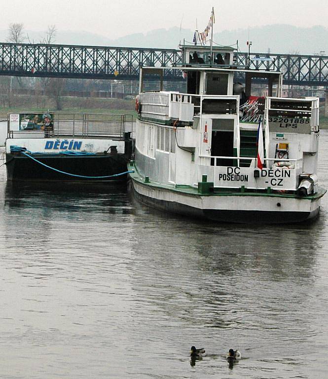 Výletní loď Poseidon jezdí  od 3. dubna z Děčína přes Hřensko do německého Bad Schandau