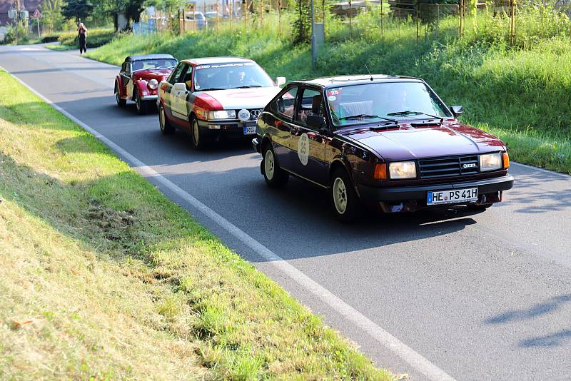 Krásnou Lípou projel závod automobilových veteránů Sachsen Classic