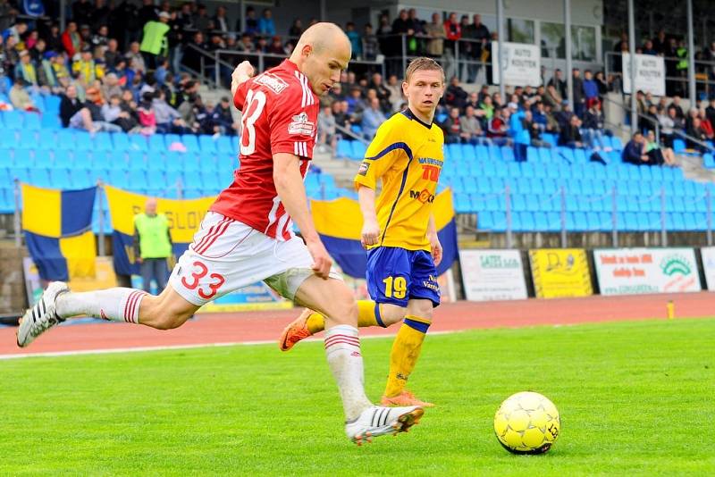 REMÍZA. FK Varnsdorf (žlutá) vs. Viktoria Žižkov 1:1.