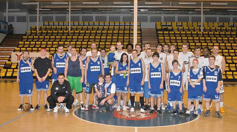 Vánoční setkání děčínských basketbalistů s fanoušky 