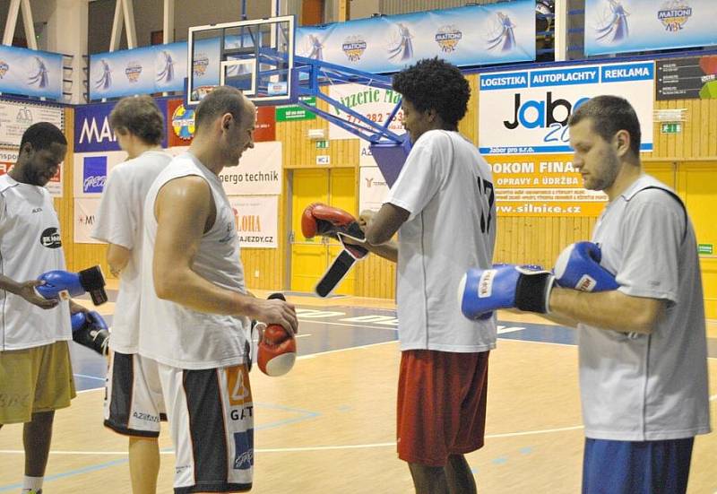 Vánoční setkání děčínských basketbalistů s fanoušky 