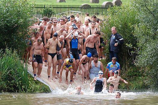 Houmrův triatlon.