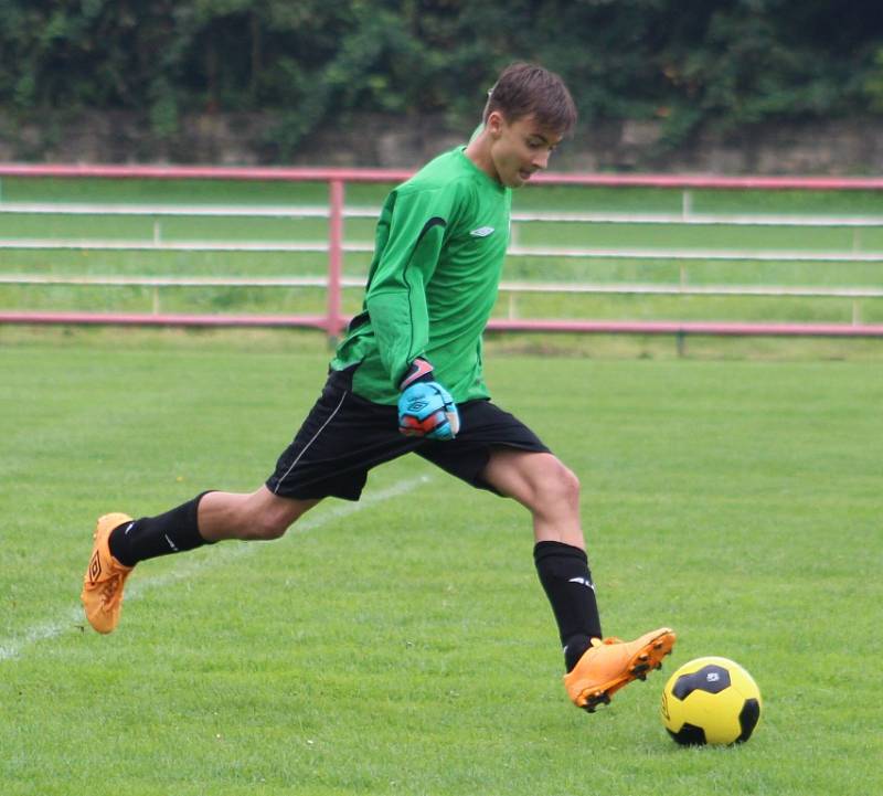 MLADŠÍ DOROSTENCI Junioru Děčín nestačili na Fotbalovou Farmu Roudnice nad Labem.