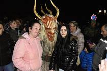 Velký Šenovem prošel průvod krampusáků.