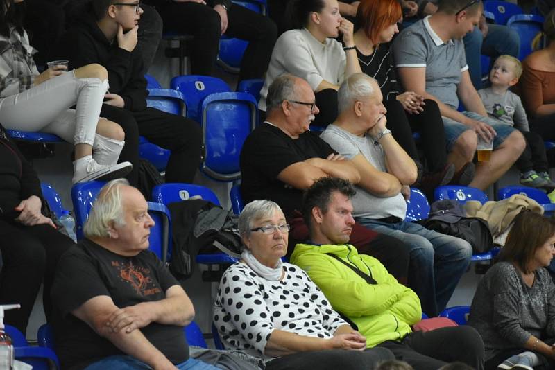 Děčínští basketbalisté doma porazili Pardubice.